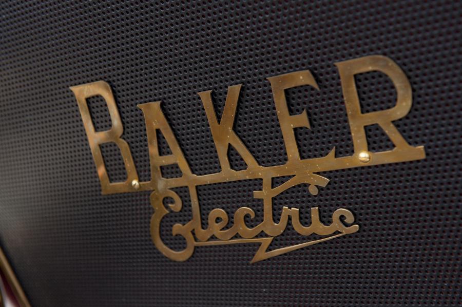 Логотип Baker Electric Model M Roadster 1908 года  (фото 7 из 16)